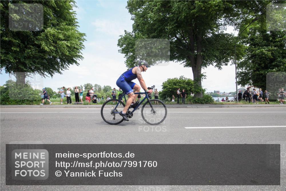 15.06.2025 - 7 Türme Triathlon Yannick Fuchs http://msf.ph/oto/7991760 15.06.2025 13:25:23 Radfahren 470 meine-sportfotos.de