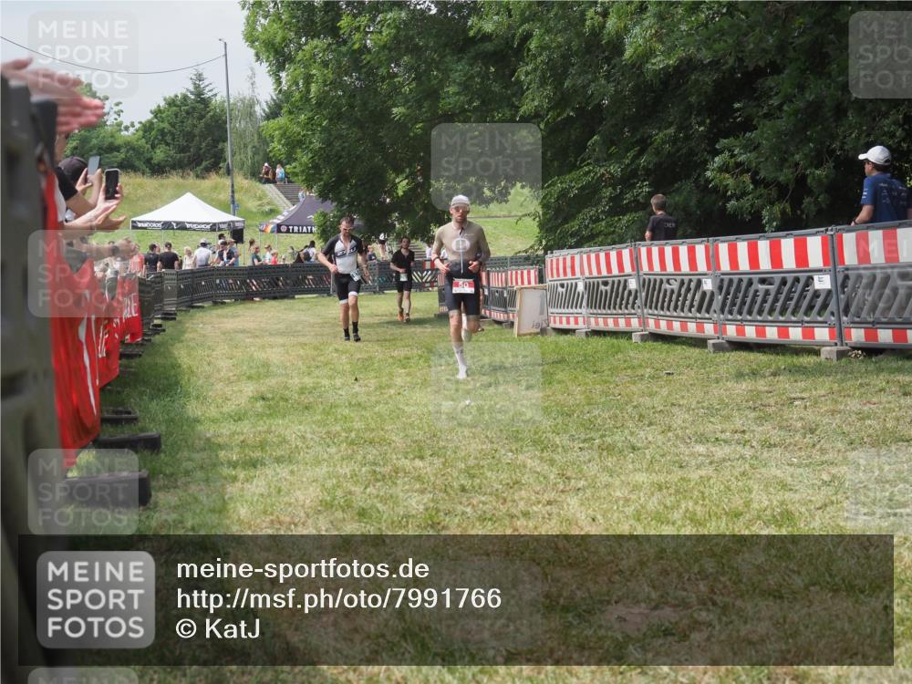 21.06.2025 - 27. Vierlanden-Triathlon KatJ http://msf.ph/oto/7991766 15.06.2025 12:34:27 Laufen  meine-sportfotos.de