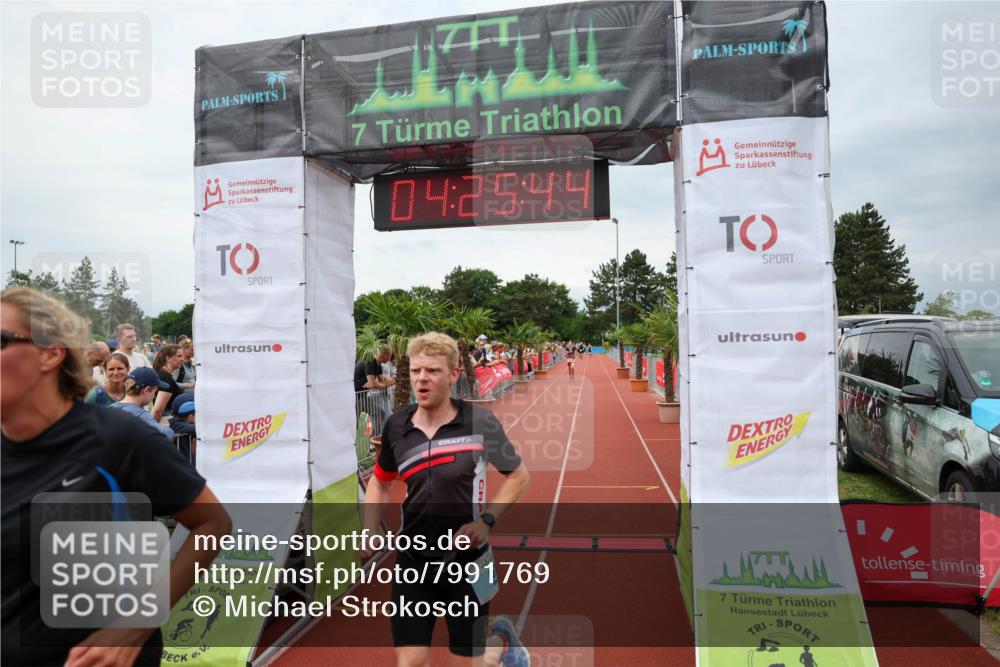15.06.2025 - 7 Türme Triathlon Michael Strokosch http://msf.ph/oto/7991769 15.06.2025 14:25:44 Ziel 461, 1009 meine-sportfotos.de
