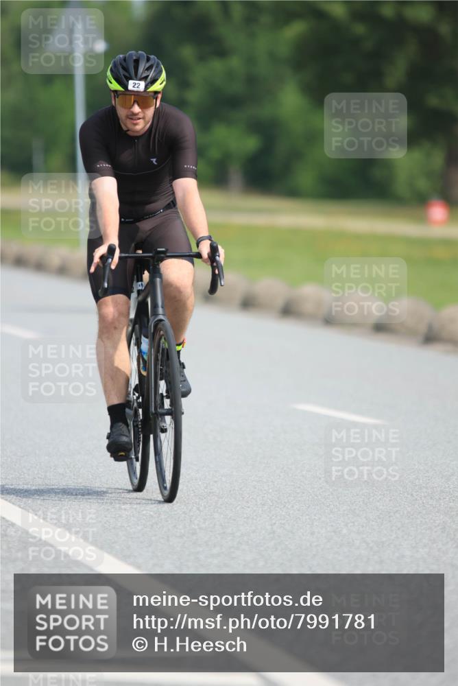 15.06.2025 - 27. Vierlanden-Triathlon H.Heesch http://msf.ph/oto/7991781 15.06.2025 10:01:26 Radfahren 22, 213, 354 meine-sportfotos.de