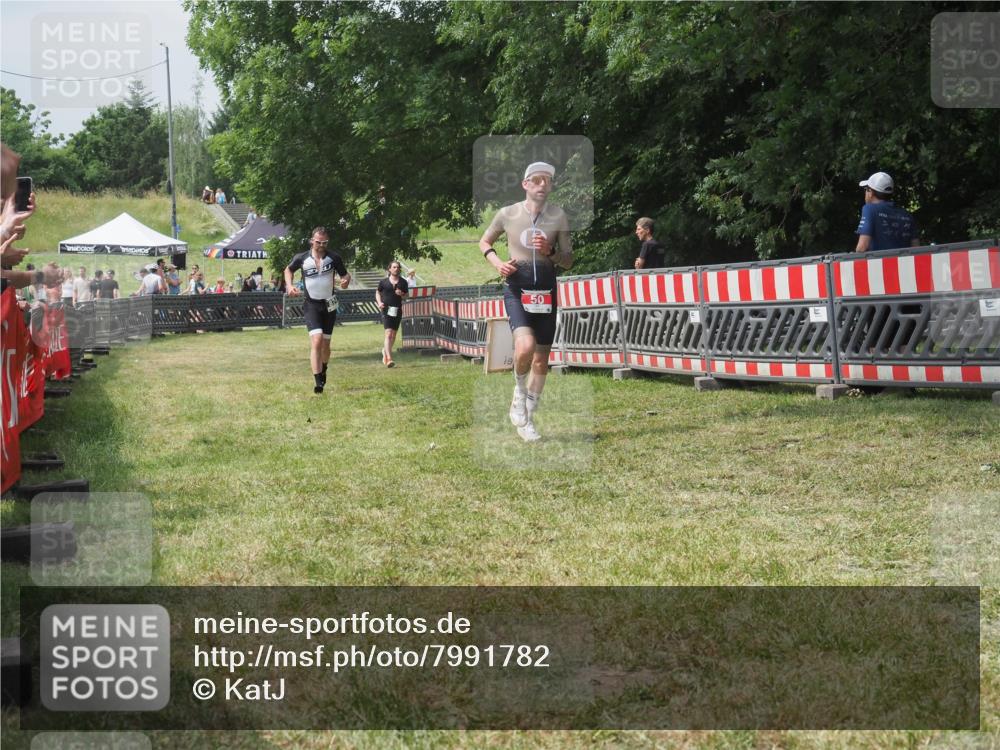 21.06.2025 - 27. Vierlanden-Triathlon KatJ http://msf.ph/oto/7991782 15.06.2025 12:34:28 Laufen  meine-sportfotos.de