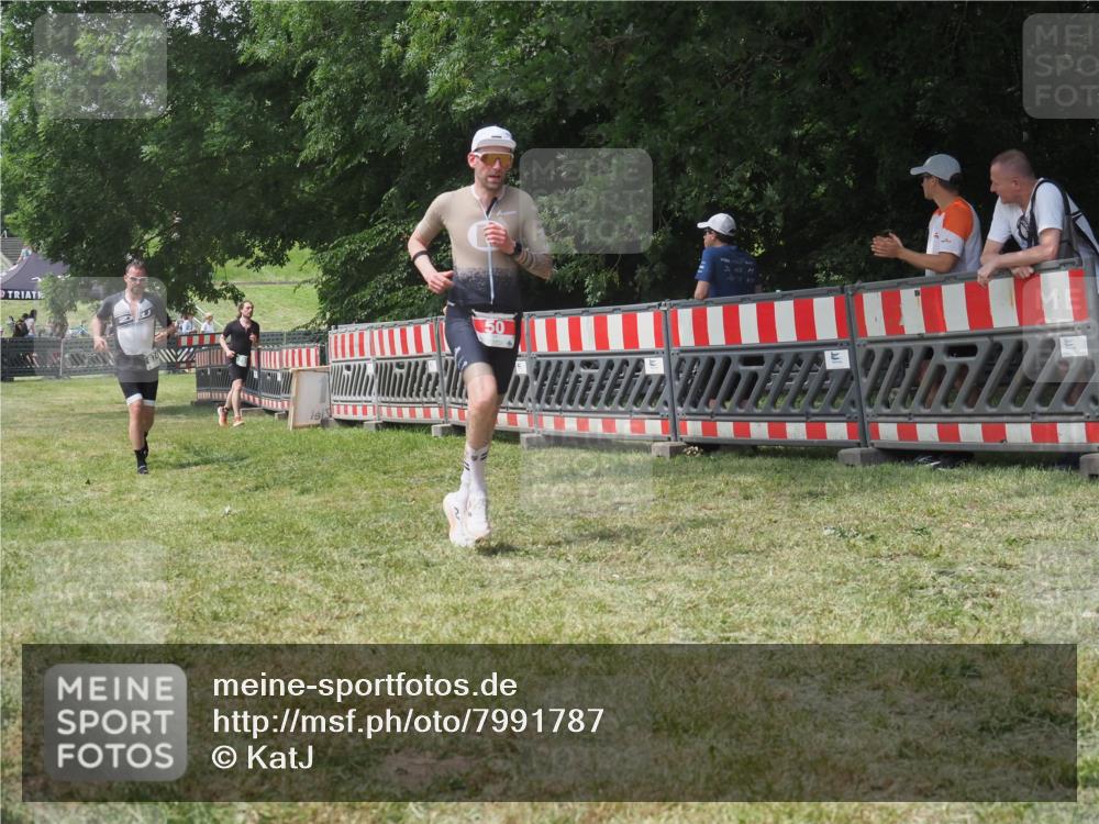 21.06.2025 - 27. Vierlanden-Triathlon KatJ http://msf.ph/oto/7991787 15.06.2025 12:34:29 Laufen  meine-sportfotos.de
