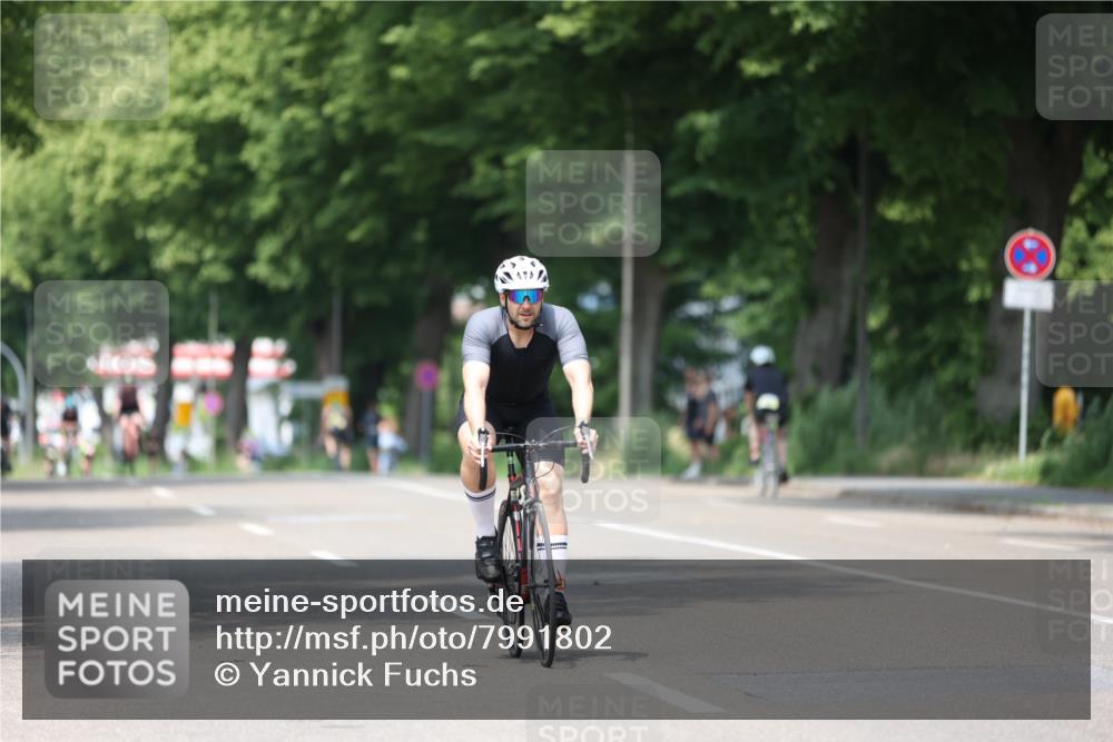 15.06.2025 - 7 Türme Triathlon Yannick Fuchs http://msf.ph/oto/7991802 15.06.2025 13:04:58 Radfahren 464, 474, 944, 1082 meine-sportfotos.de