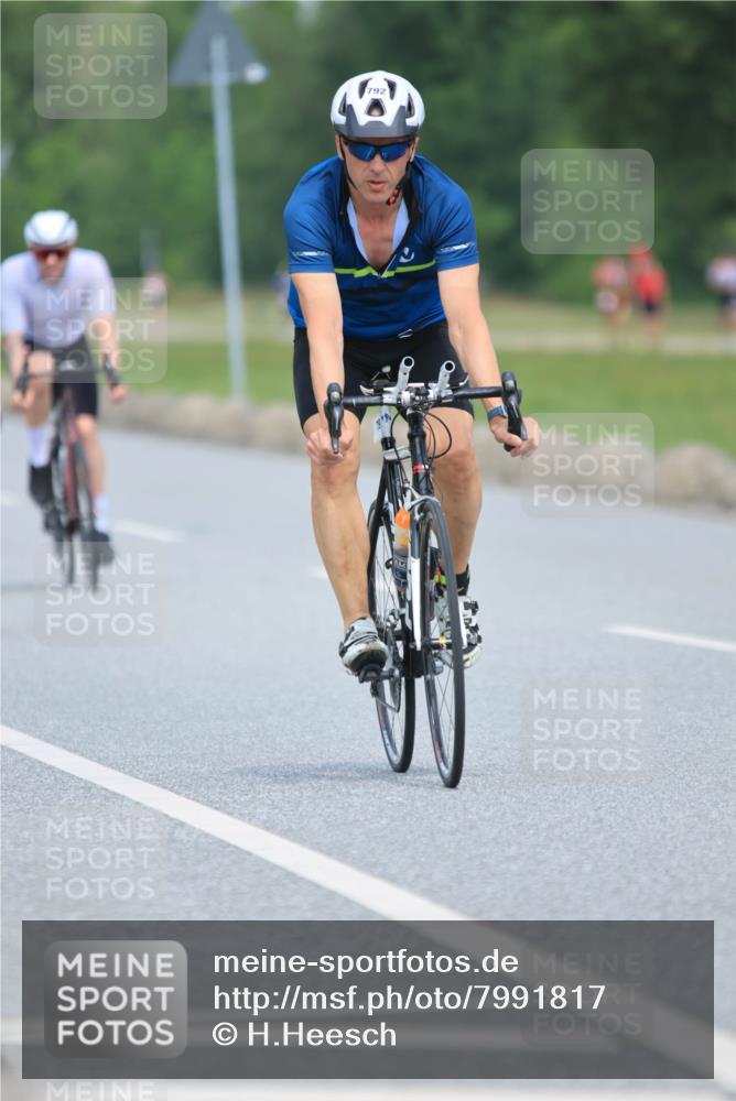 21.06.2025 - 27. Vierlanden-Triathlon H.Heesch http://msf.ph/oto/7991817 15.06.2025 11:57:37 Radfahren 655, 792, 798, 804, 858, 904, 954, 958 meine-sportfotos.de