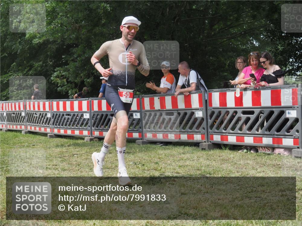 21.06.2025 - 27. Vierlanden-Triathlon KatJ http://msf.ph/oto/7991833 15.06.2025 12:34:30 Laufen  meine-sportfotos.de