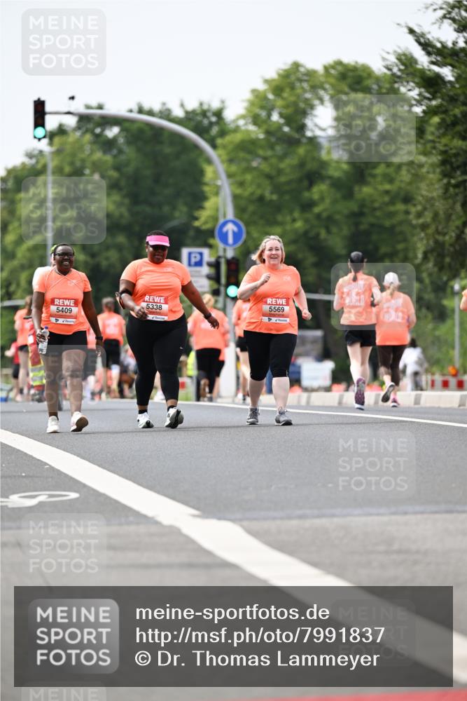 15.06.2025 - REWE Women's Run Dr. Thomas Lammeyer http://msf.ph/oto/7991837 15.06.2025 10:51:40 Laufen 5569, 5409, 5338 meine-sportfotos.de