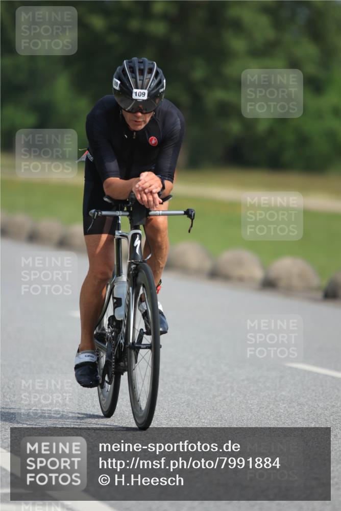 15.06.2025 - 27. Vierlanden-Triathlon H.Heesch http://msf.ph/oto/7991884 15.06.2025 10:02:28 Radfahren 9, 45, 109, 132, 237, 311, 337, 361 meine-sportfotos.de