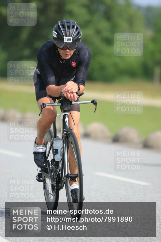 15.06.2025 - 27. Vierlanden-Triathlon H.Heesch http://msf.ph/oto/7991890 15.06.2025 10:02:28 Radfahren 9, 45, 109, 132, 237, 311, 337, 361 meine-sportfotos.de