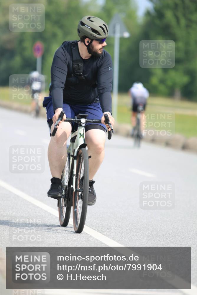 15.06.2025 - 27. Vierlanden-Triathlon H.Heesch http://msf.ph/oto/7991904 15.06.2025 10:03:15 Radfahren 130, 218, 250, 280, 310, 344 meine-sportfotos.de