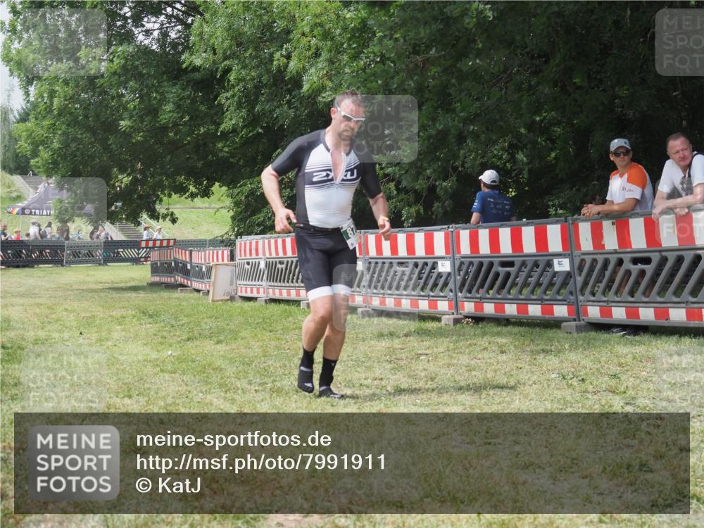 21.06.2025 - 27. Vierlanden-Triathlon KatJ http://msf.ph/oto/7991911 15.06.2025 12:34:33 Laufen  meine-sportfotos.de