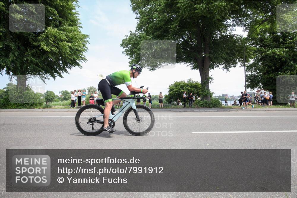 15.06.2025 - 7 Türme Triathlon Yannick Fuchs http://msf.ph/oto/7991912 15.06.2025 13:26:00 Radfahren 294, 855, 887, 939, 955 meine-sportfotos.de