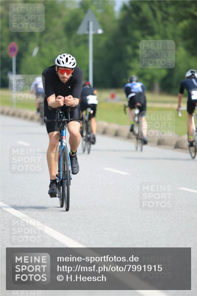 15.06.2025 - 27. Vierlanden-Triathlon H.Heesch http://msf.ph/oto/7991915 15.06.2025 10:03:37 Radfahren 58, 114, 215, 304, 308 meine-sportfotos.de
