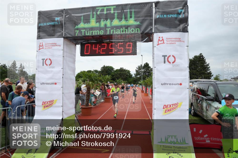 15.06.2025 - 7 Türme Triathlon Michael Strokosch http://msf.ph/oto/7991924 15.06.2025 14:25:59 Ziel 449, 639, 829 meine-sportfotos.de