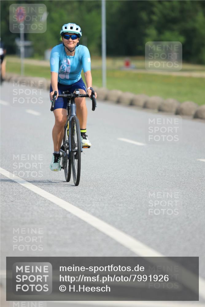 15.06.2025 - 27. Vierlanden-Triathlon H.Heesch http://msf.ph/oto/7991926 15.06.2025 10:03:42 Radfahren 18, 34, 58, 93, 142, 215, 304 meine-sportfotos.de