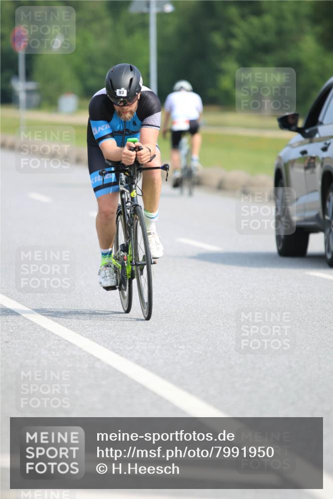 15.06.2025 - 27. Vierlanden-Triathlon H.Heesch http://msf.ph/oto/7991950 15.06.2025 10:03:46 Radfahren 18, 34, 93, 142, 152, 215 meine-sportfotos.de