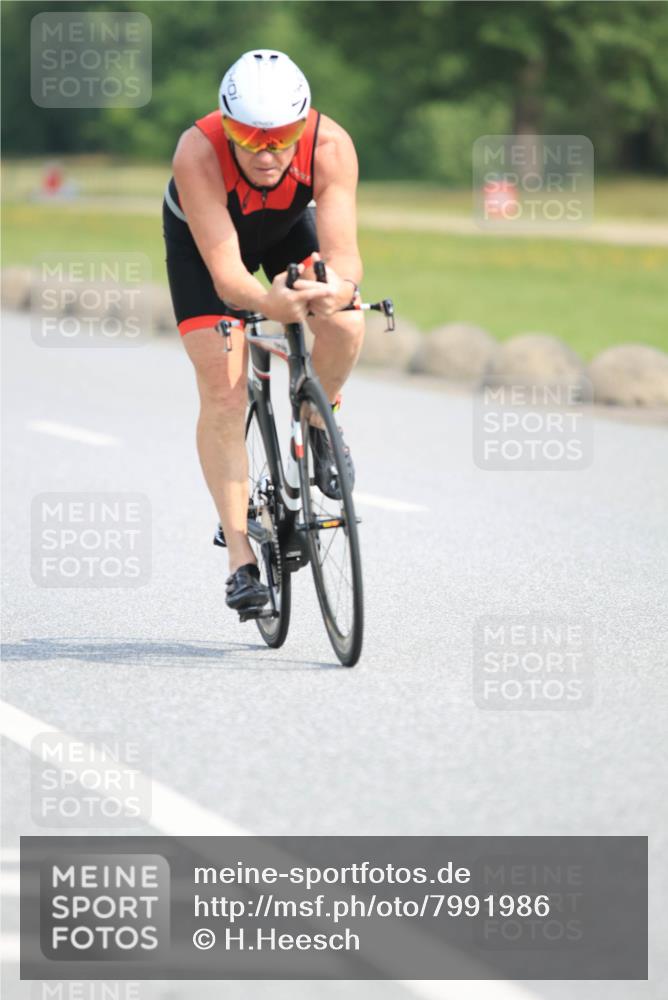 15.06.2025 - 27. Vierlanden-Triathlon H.Heesch http://msf.ph/oto/7991986 15.06.2025 10:03:54 Radfahren 142, 152, 285, 294, 357 meine-sportfotos.de