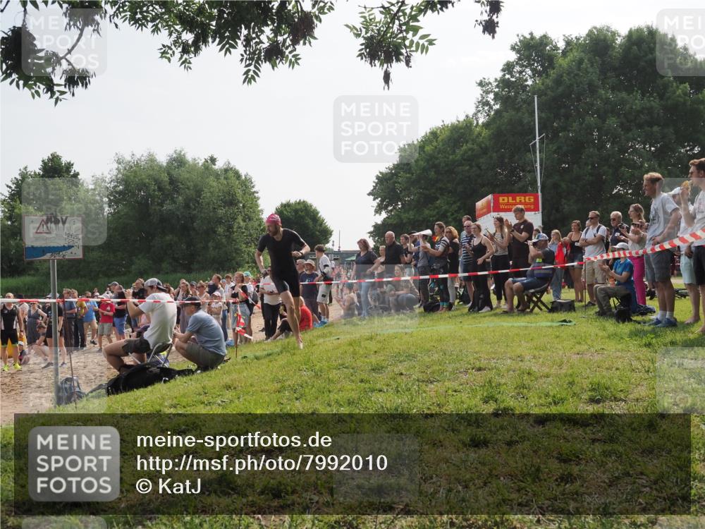 15.06.2025 - 27. Vierlanden-Triathlon KatJ http://msf.ph/oto/7992010 15.06.2025 09:52:02 Schwimmen 282, 288, 292 meine-sportfotos.de