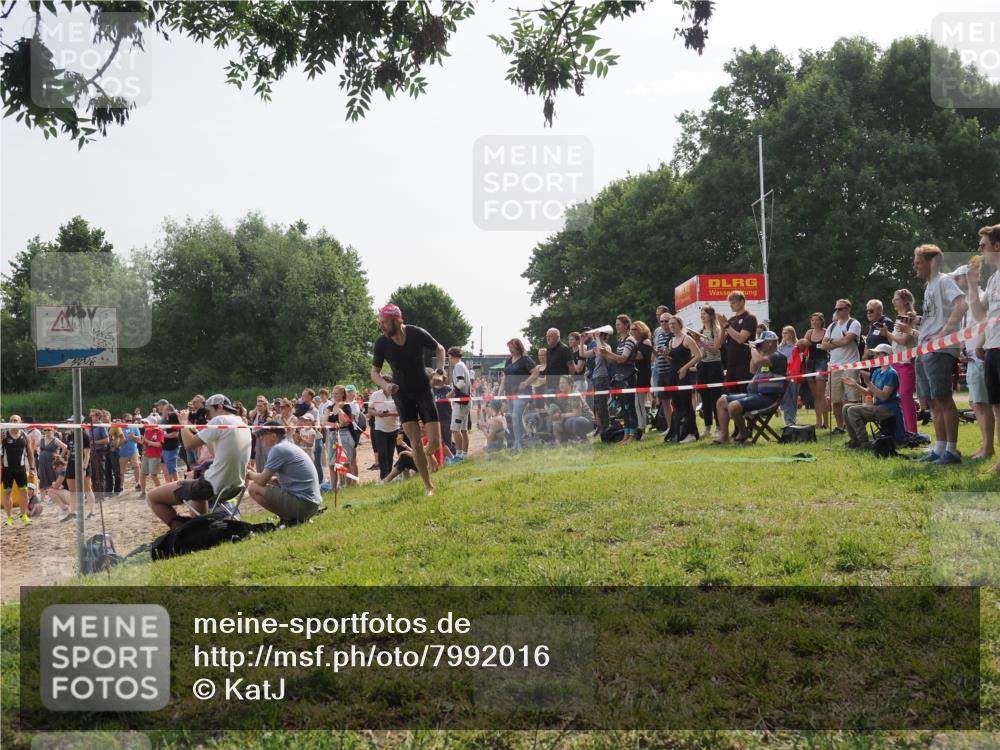 15.06.2025 - 27. Vierlanden-Triathlon KatJ http://msf.ph/oto/7992016 15.06.2025 09:52:02 Schwimmen 282, 288, 292 meine-sportfotos.de