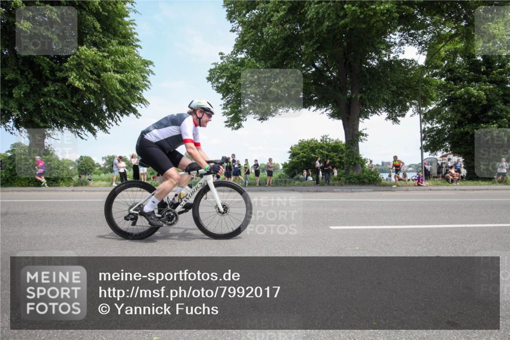 15.06.2025 - 7 Türme Triathlon Yannick Fuchs http://msf.ph/oto/7992017 15.06.2025 13:26:23 Radfahren 244, 506, 608, 673, 1156 meine-sportfotos.de
