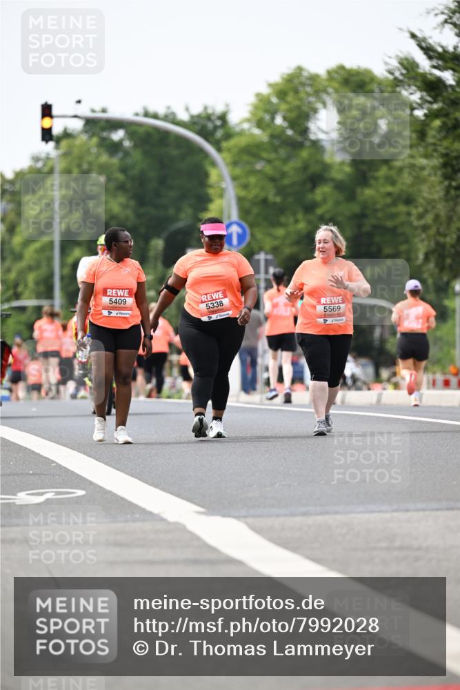 15.06.2025 - REWE Women's Run Dr. Thomas Lammeyer http://msf.ph/oto/7992028 15.06.2025 10:51:42 Laufen 5409, 5338, 5569 meine-sportfotos.de