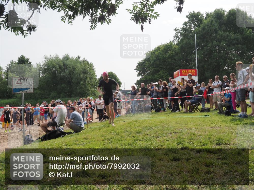15.06.2025 - 27. Vierlanden-Triathlon KatJ http://msf.ph/oto/7992032 15.06.2025 09:52:02 Schwimmen 282, 288, 292 meine-sportfotos.de