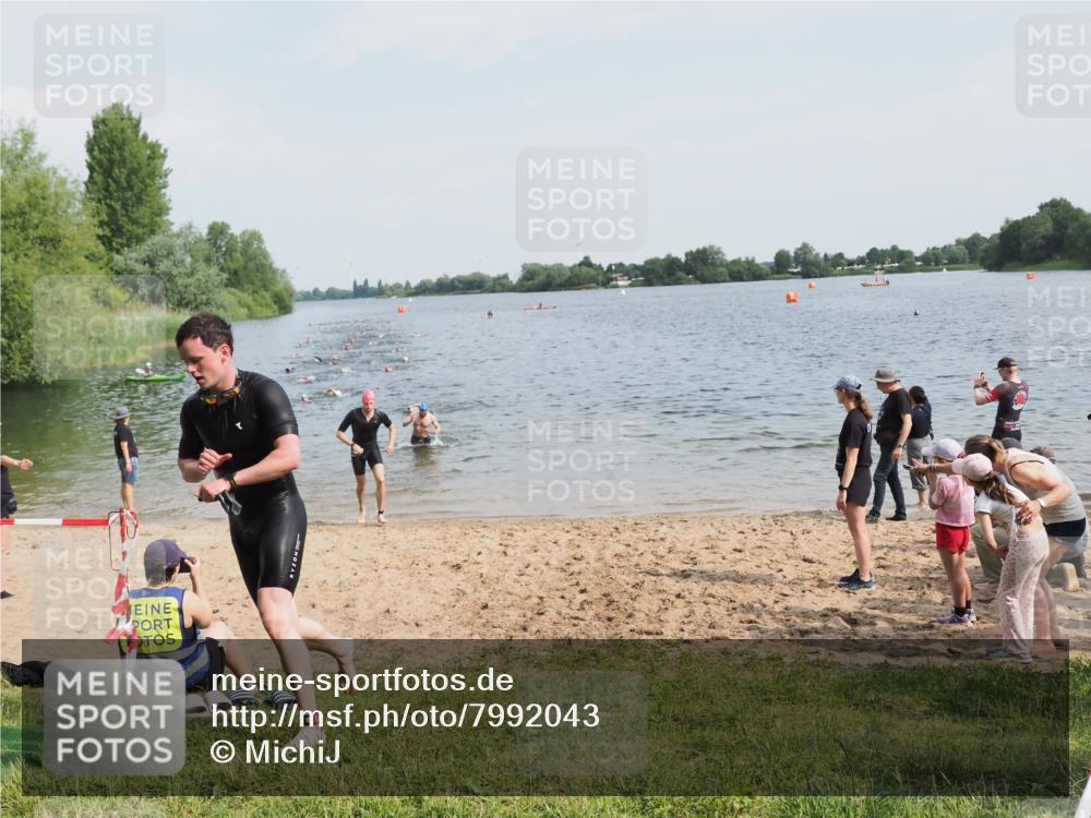 21.06.2025 - 27. Vierlanden-Triathlon MichiJ http://msf.ph/oto/7992043 15.06.2026 09:54:34 Schwimmen 262, 294, 318, 354 meine-sportfotos.de