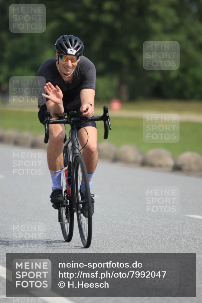15.06.2025 - 27. Vierlanden-Triathlon H.Heesch http://msf.ph/oto/7992047 15.06.2025 10:05:09 Radfahren 84, 147, 228, 260, 286, 323 meine-sportfotos.de