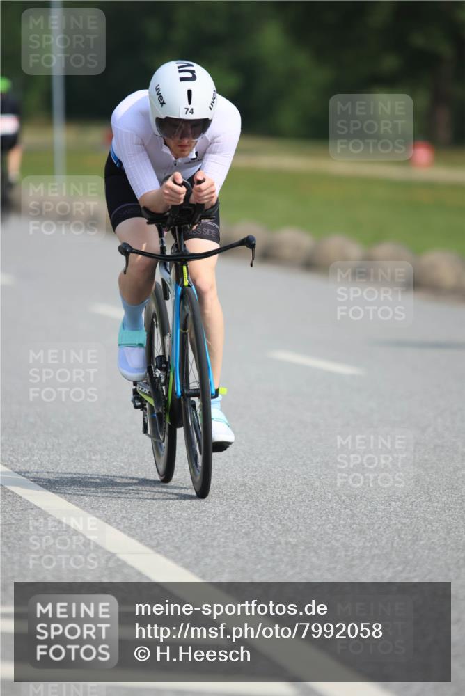 15.06.2025 - 27. Vierlanden-Triathlon H.Heesch http://msf.ph/oto/7992058 15.06.2025 10:05:34 Radfahren 74, 161, 277, 281, 298, 548 meine-sportfotos.de
