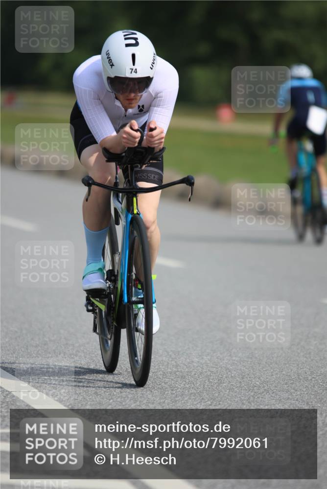 15.06.2025 - 27. Vierlanden-Triathlon H.Heesch http://msf.ph/oto/7992061 15.06.2025 10:05:34 Radfahren 74, 161, 277, 281, 298, 548 meine-sportfotos.de