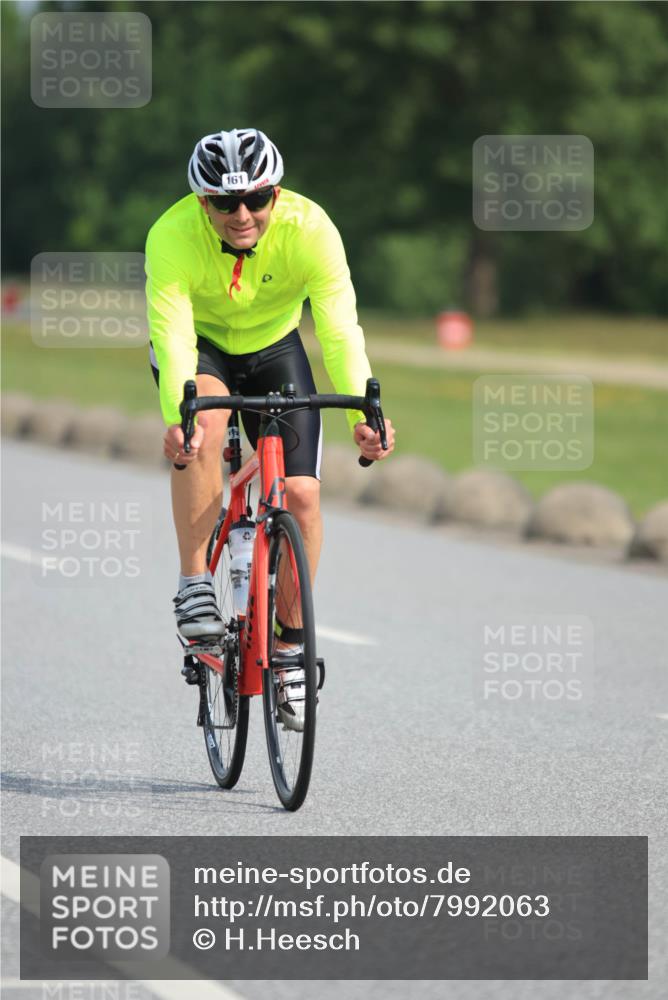 15.06.2025 - 27. Vierlanden-Triathlon H.Heesch http://msf.ph/oto/7992063 15.06.2025 10:05:40 Radfahren 161, 235, 281, 548 meine-sportfotos.de