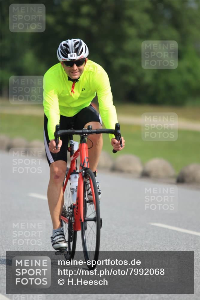 15.06.2025 - 27. Vierlanden-Triathlon H.Heesch http://msf.ph/oto/7992068 15.06.2025 10:05:40 Radfahren 161, 235, 281, 548 meine-sportfotos.de