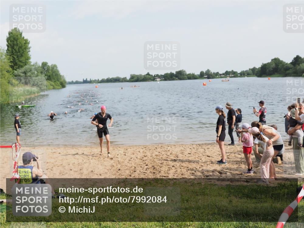 21.06.2025 - 27. Vierlanden-Triathlon MichiJ http://msf.ph/oto/7992084 15.06.2026 09:54:36 Schwimmen 262, 294, 318, 354 meine-sportfotos.de