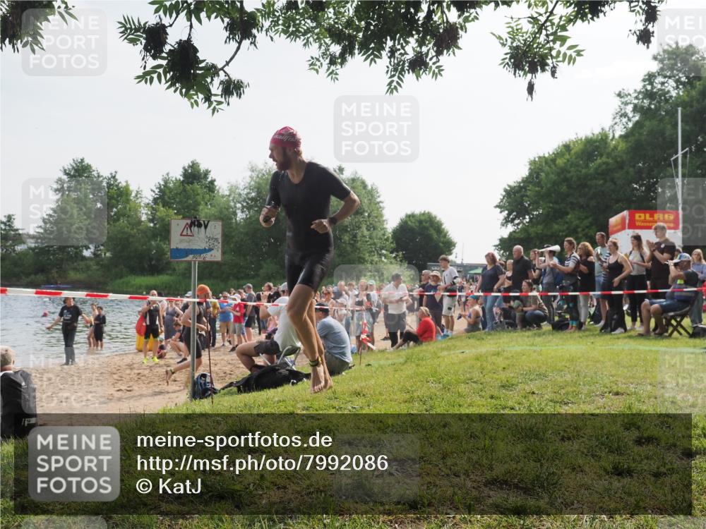 15.06.2025 - 27. Vierlanden-Triathlon KatJ http://msf.ph/oto/7992086 15.06.2025 09:52:03 Schwimmen 282, 288, 292 meine-sportfotos.de