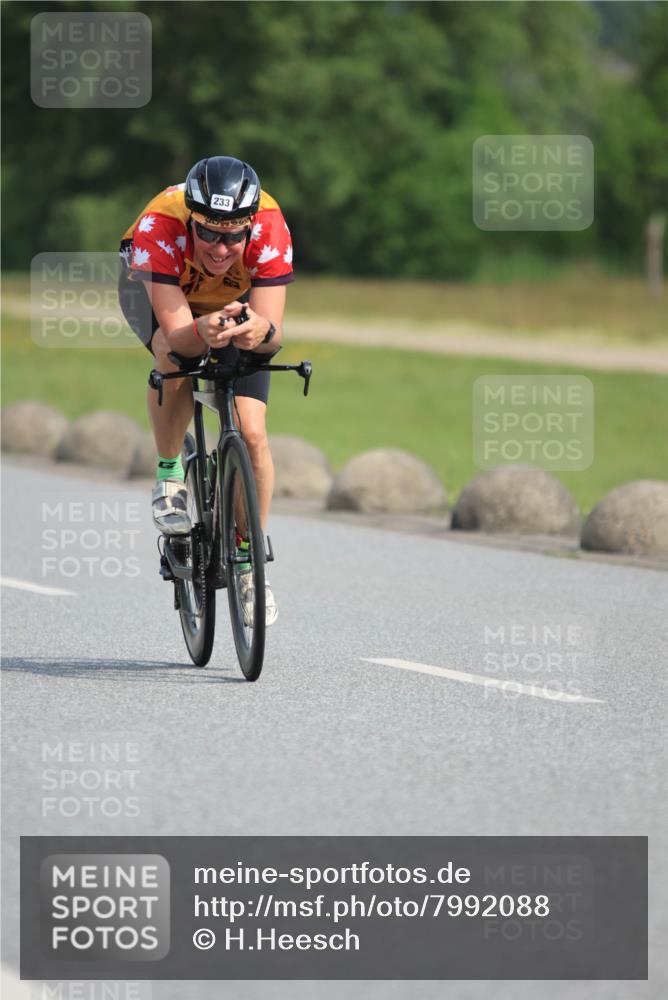 15.06.2025 - 27. Vierlanden-Triathlon H.Heesch http://msf.ph/oto/7992088 15.06.2025 10:05:52 Radfahren 81, 185, 233, 320, 353 meine-sportfotos.de