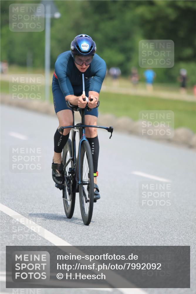 21.06.2025 - 27. Vierlanden-Triathlon H.Heesch http://msf.ph/oto/7992092 15.06.2025 11:58:46 Radfahren 682, 771, 856, 861, 963 meine-sportfotos.de