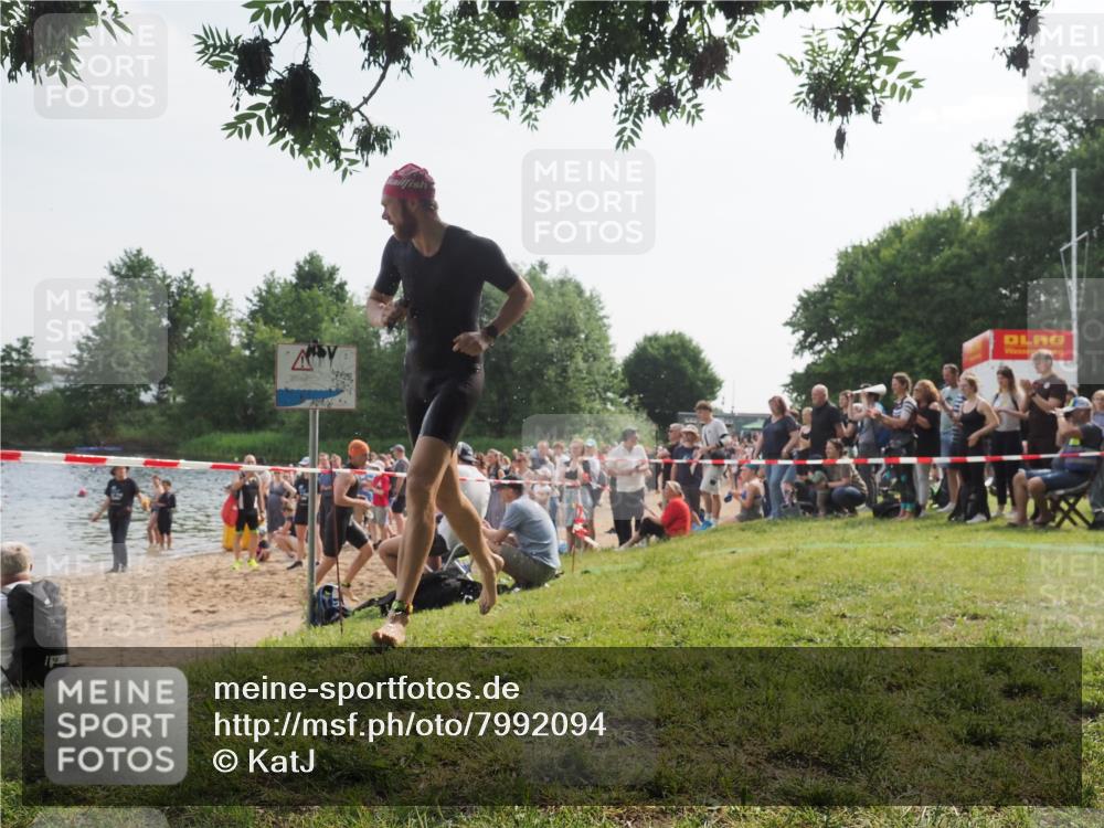 15.06.2025 - 27. Vierlanden-Triathlon KatJ http://msf.ph/oto/7992094 15.06.2025 09:52:03 Schwimmen 282, 288, 292 meine-sportfotos.de
