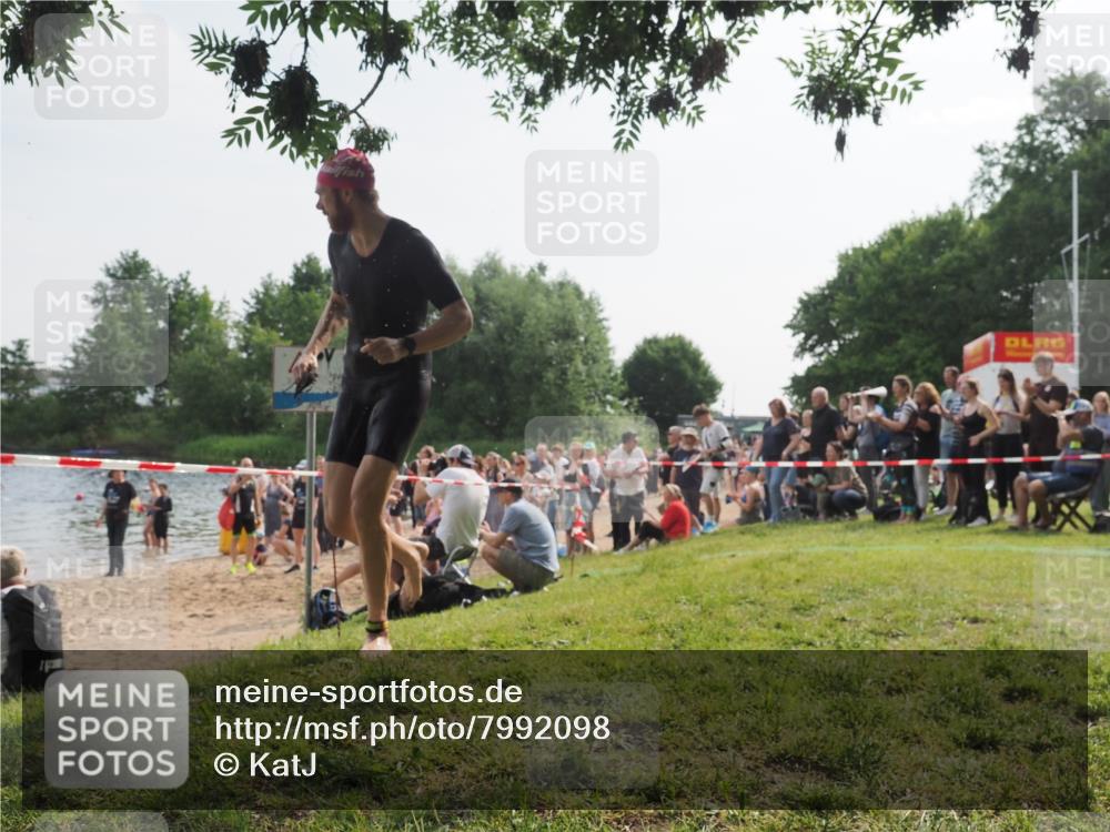 15.06.2025 - 27. Vierlanden-Triathlon KatJ http://msf.ph/oto/7992098 15.06.2025 09:52:04 Schwimmen 282, 288, 292 meine-sportfotos.de