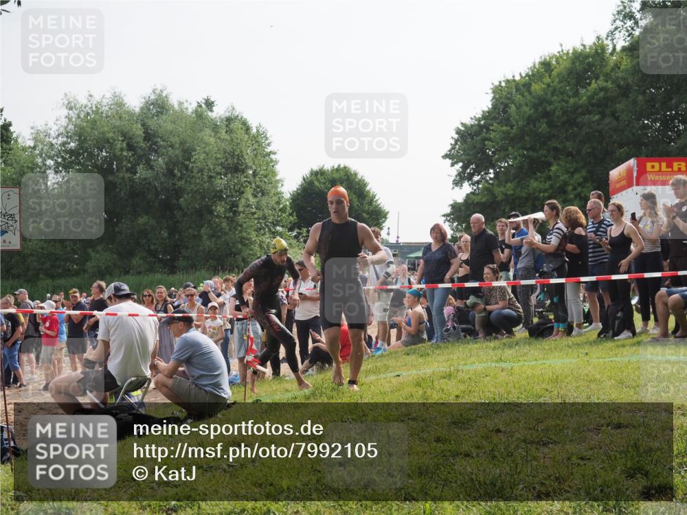 15.06.2025 - 27. Vierlanden-Triathlon KatJ http://msf.ph/oto/7992105 15.06.2025 09:52:06 Schwimmen 282, 288, 292 meine-sportfotos.de