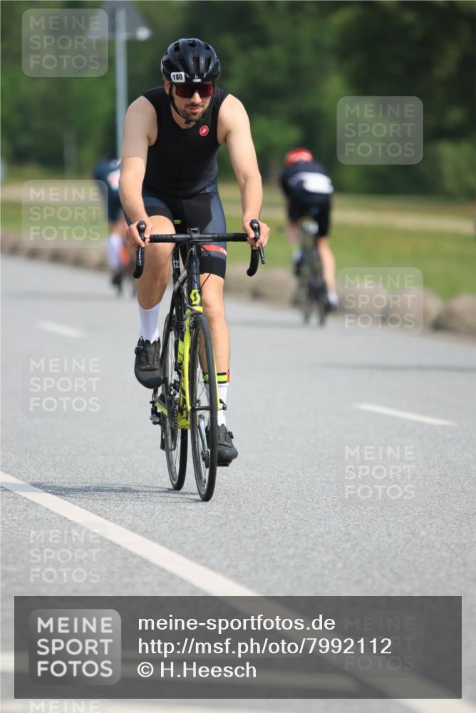 15.06.2025 - 27. Vierlanden-Triathlon H.Heesch http://msf.ph/oto/7992112 15.06.2025 10:06:10 Radfahren 63, 180, 330, 340 meine-sportfotos.de