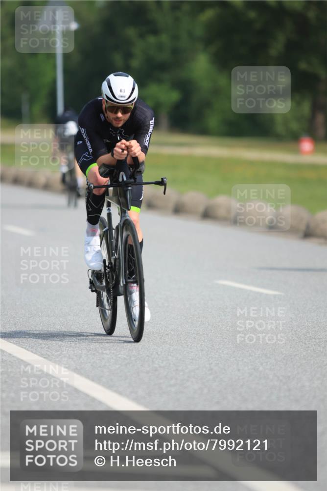 15.06.2025 - 27. Vierlanden-Triathlon H.Heesch http://msf.ph/oto/7992121 15.06.2025 10:06:15 Radfahren 17, 63, 97, 154, 287, 340 meine-sportfotos.de