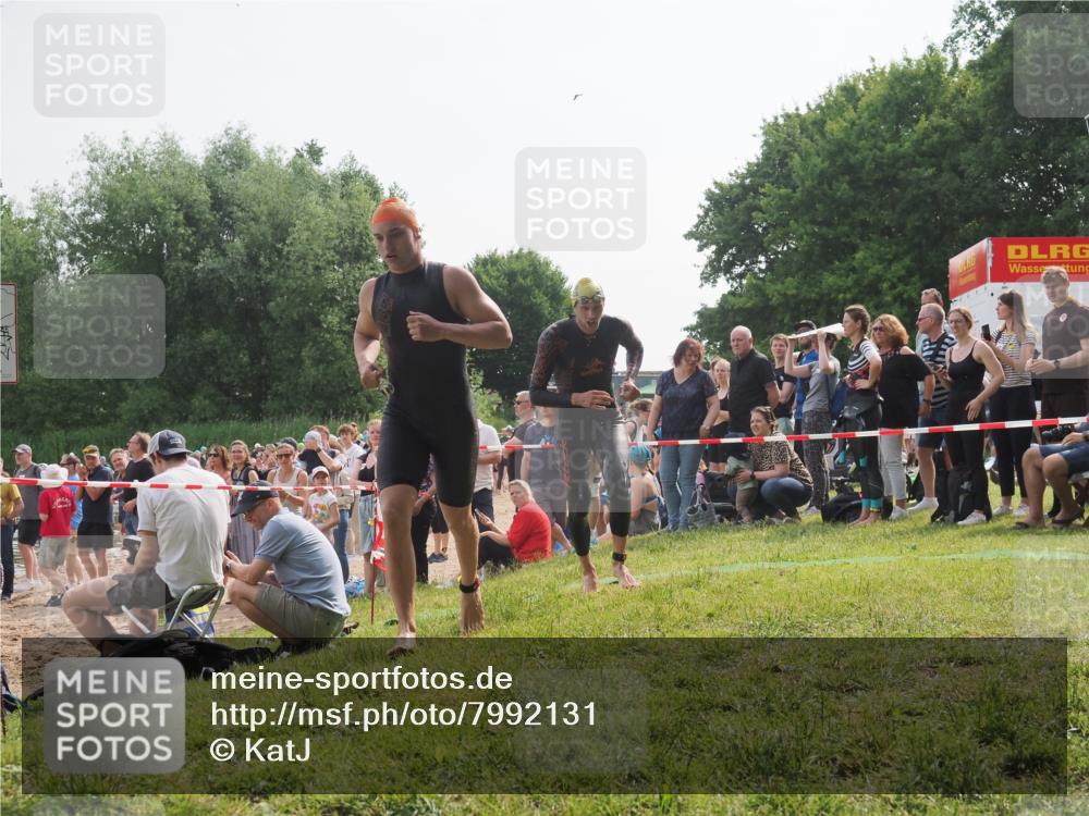 15.06.2025 - 27. Vierlanden-Triathlon KatJ http://msf.ph/oto/7992131 15.06.2025 09:52:07 Schwimmen 282, 288, 292 meine-sportfotos.de