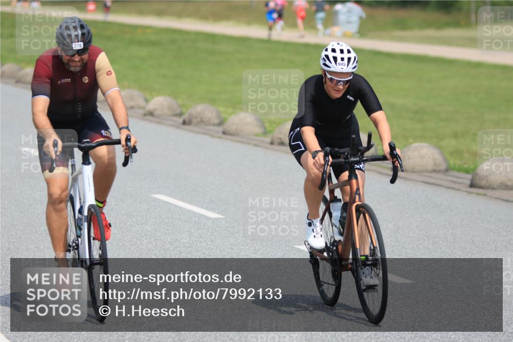 21.06.2025 - 27. Vierlanden-Triathlon H.Heesch http://msf.ph/oto/7992133 15.06.2025 11:59:23 Radfahren 770, 789, 945 meine-sportfotos.de