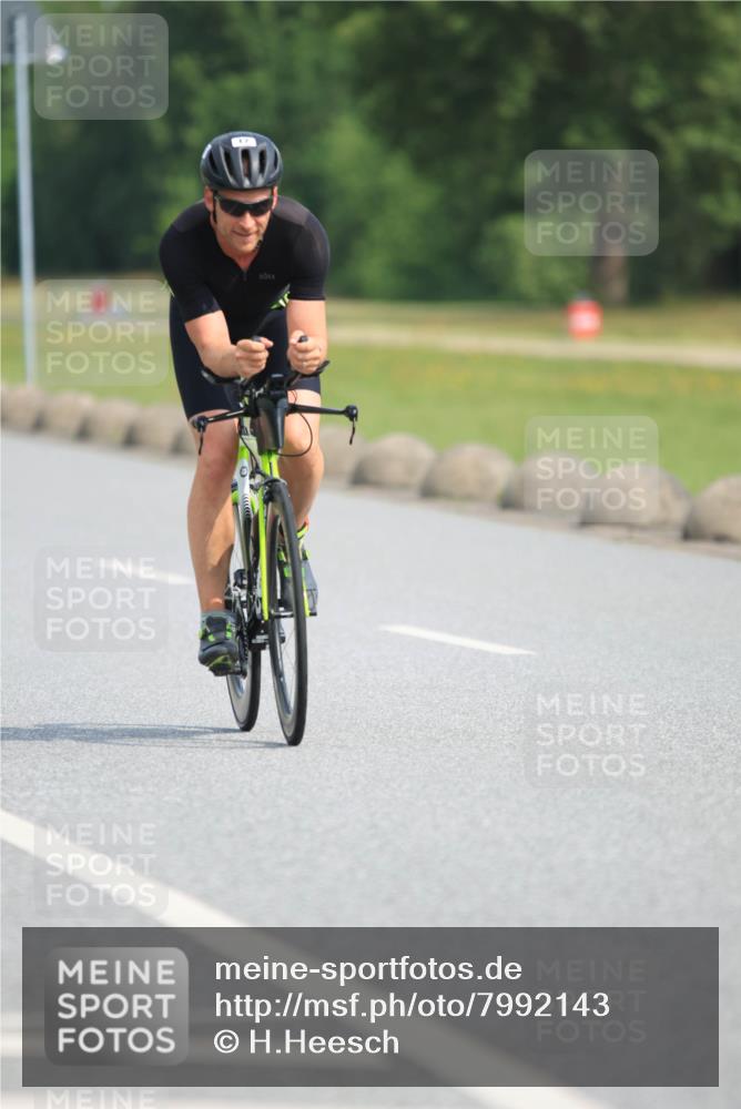 15.06.2025 - 27. Vierlanden-Triathlon H.Heesch http://msf.ph/oto/7992143 15.06.2025 10:06:22 Radfahren 7, 17, 97, 106, 127, 154, 275, 287 meine-sportfotos.de