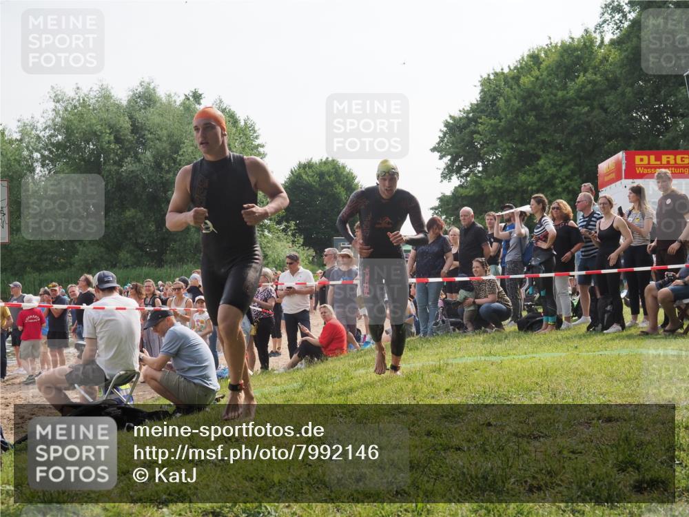 15.06.2025 - 27. Vierlanden-Triathlon KatJ http://msf.ph/oto/7992146 15.06.2025 09:52:07 Schwimmen 282, 288, 292 meine-sportfotos.de
