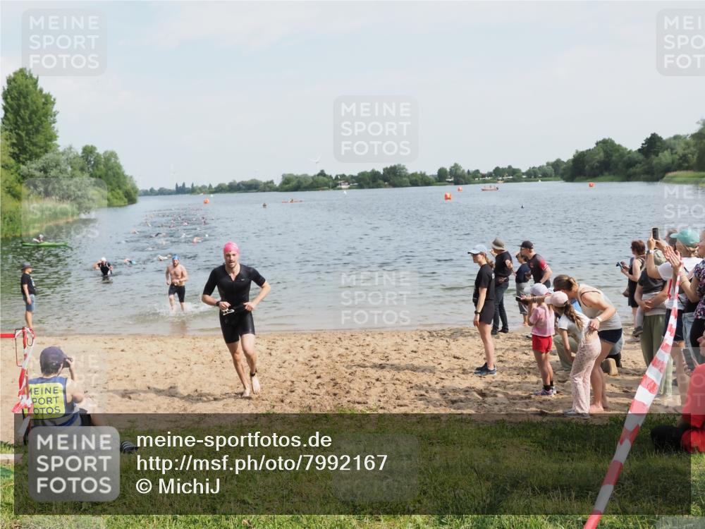 21.06.2025 - 27. Vierlanden-Triathlon MichiJ http://msf.ph/oto/7992167 15.06.2026 09:54:37 Schwimmen 262, 294, 318, 354 meine-sportfotos.de