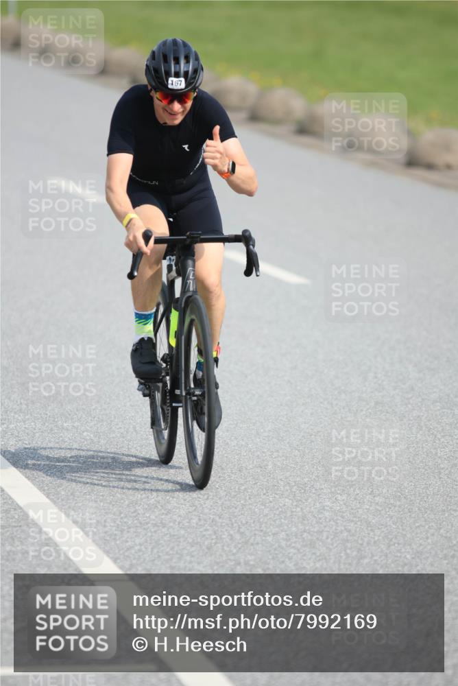 15.06.2025 - 27. Vierlanden-Triathlon H.Heesch http://msf.ph/oto/7992169 15.06.2025 10:08:56 Radfahren 109, 139, 167, 324 meine-sportfotos.de