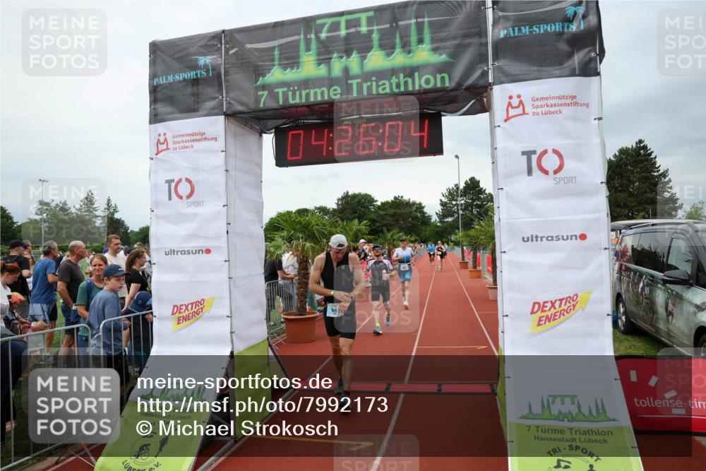 15.06.2025 - 7 Türme Triathlon Michael Strokosch http://msf.ph/oto/7992173 15.06.2025 14:26:04 Ziel 449, 562, 586, 639, 829 meine-sportfotos.de