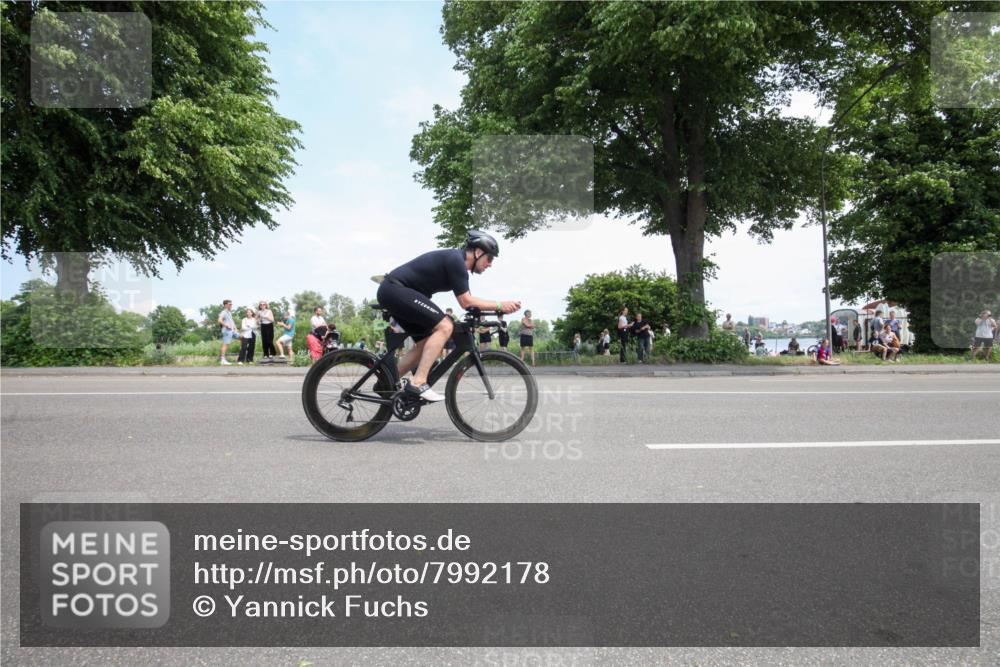 15.06.2025 - 7 Türme Triathlon Yannick Fuchs http://msf.ph/oto/7992178 15.06.2025 13:26:43 Radfahren 400, 667, 1071, 1153 meine-sportfotos.de