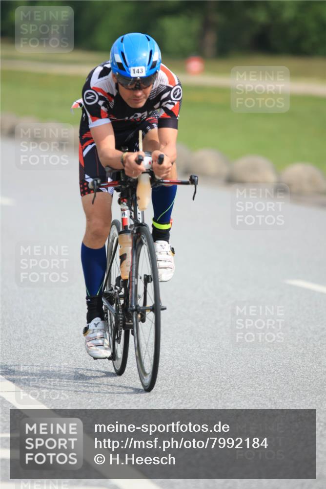 15.06.2025 - 27. Vierlanden-Triathlon H.Heesch http://msf.ph/oto/7992184 15.06.2025 10:09:10 Radfahren 143, 193, 269, 296 meine-sportfotos.de