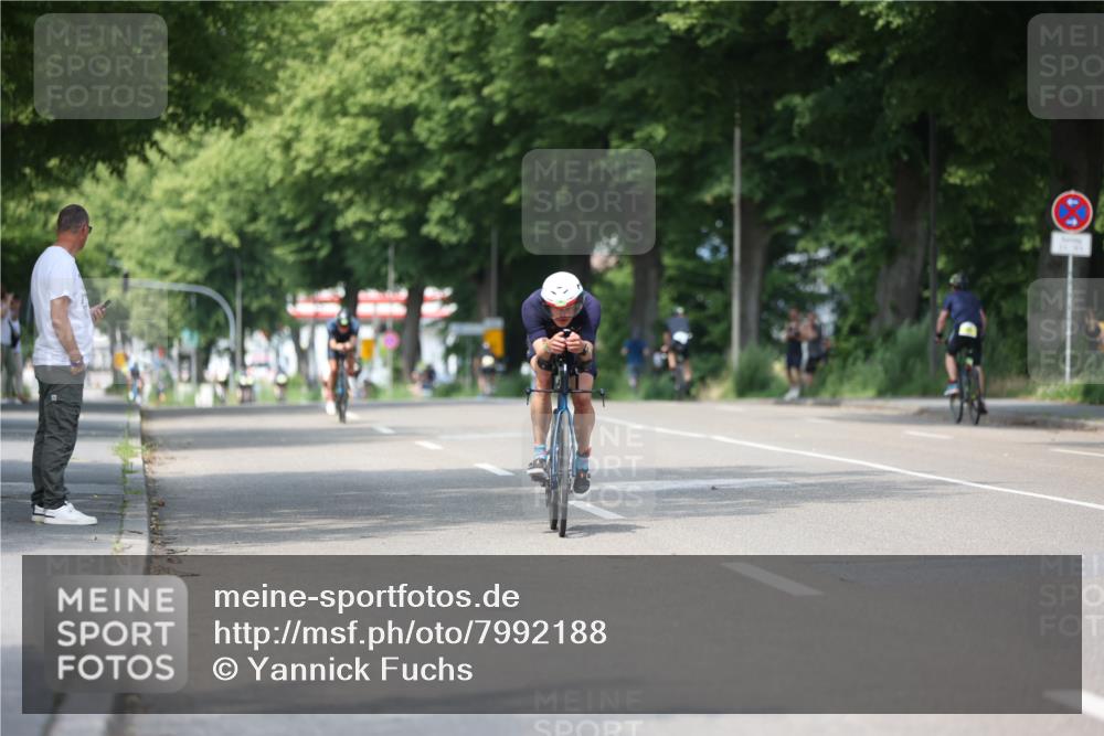 15.06.2025 - 7 Türme Triathlon Yannick Fuchs http://msf.ph/oto/7992188 15.06.2025 13:05:26 Radfahren 218, 292, 619 meine-sportfotos.de